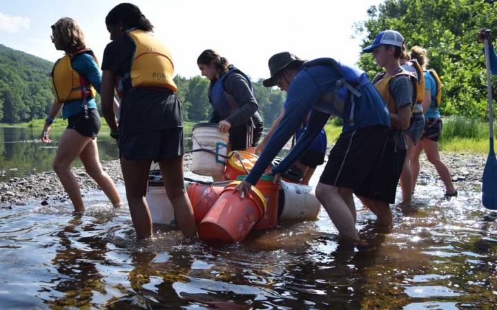 teens learn canoeing skills in philadelphia